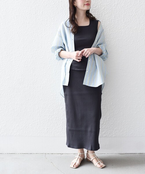 SHIPS(シップス)の「* 2WAY スクエアネック タンクトップ 24SS ◇(タンクトップ・レディース・ライトグリーン/ダークグレー/ベージュ系/オフホワイト/コバルトブルー・ONE SIZE)」の12枚目の写真