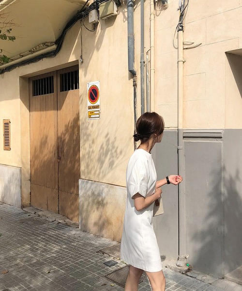 leune(ルネ)の「タックスリーブミニワンピース(ワンピース・レディース・ホワイト/ブラック・FREE)」の8枚目の写真