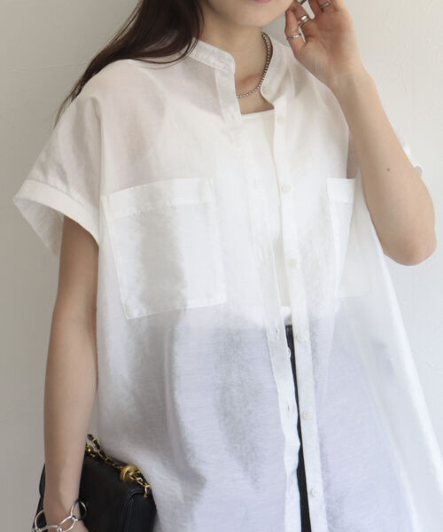 fredy emue（フレディエミュ）の「シアーバンドカラーフレンチシャツ（シャツ/ブラウス・レディース・オフホワイト/サックスブルー/ブラック/グレイッシュベージュ・38）」の6枚目の写真