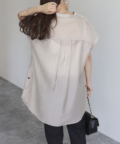 fredy emue（フレディエミュ）の「シアーバンドカラーフレンチシャツ（シャツ/ブラウス・レディース・オフホワイト/サックスブルー/ブラック/グレイッシュベージュ・38）」の10枚目の写真