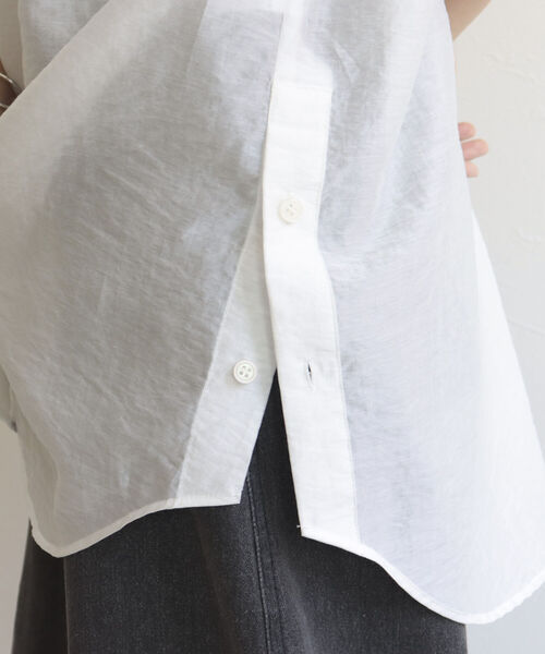 fredy emue（フレディエミュ）の「シアーバンドカラーフレンチシャツ（シャツ/ブラウス・レディース・オフホワイト/サックスブルー/ブラック/グレイッシュベージュ・38）」の17枚目の写真