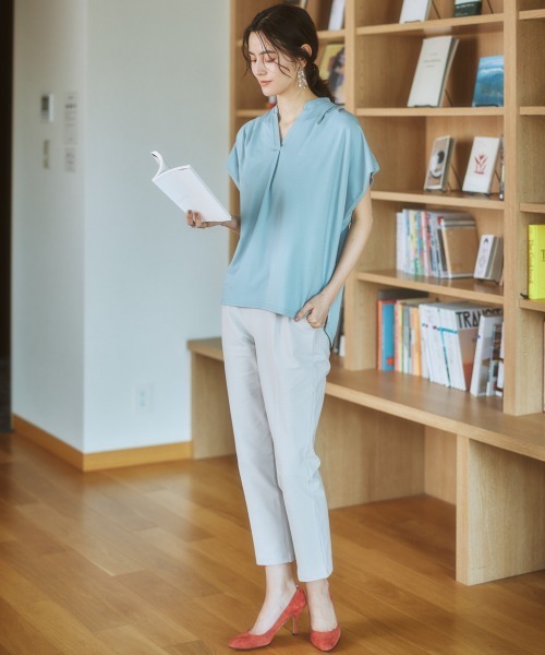 7days Life Styling（セブンデイズライフスタイリング）の「【ひんやり接触冷感】シルケット加工フレンチスリーブキーネックカットソートップス（脇シェード付）（Tシャツ/カットソー・レディース・ネイビー/ミント/オフホワイト/ライトベージュ/ラベンダー・L/LL/M/3L/S）」の22枚目の写真