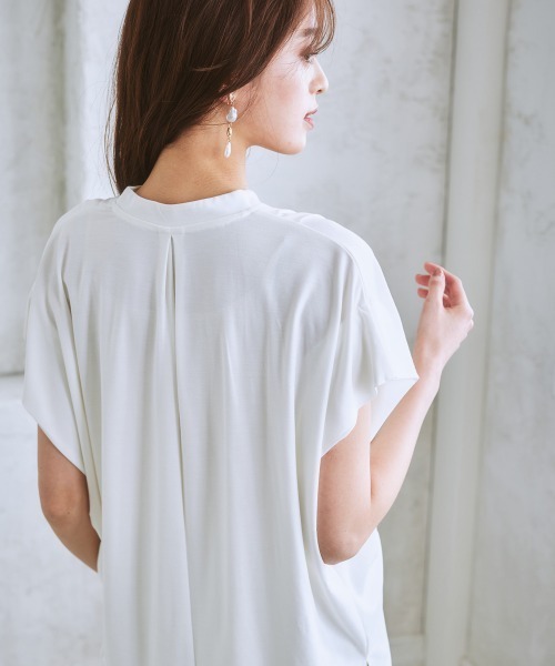 7days Life Styling（セブンデイズライフスタイリング）の「【ひんやり接触冷感】シルケット加工フレンチスリーブキーネックカットソートップス（脇シェード付）（Tシャツ/カットソー・レディース・ネイビー/ミント/オフホワイト/ライトベージュ/ラベンダー・L/LL/M/3L/S）」の7枚目の写真