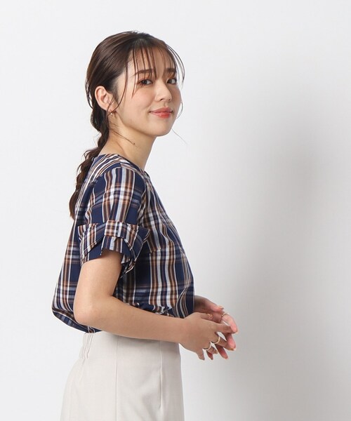 DRESKIP(ドレスキップ)の「◆【イージーケア/柄アソート】華やか&好印象 お袖デザインブラウス(シャツ/ブラウス・レディース・ホワイト系4/ベージュ系2/ライトグリーン系2/ネイビー系1・04/02/03)」の15枚目の写真