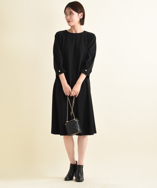 INTERPLANET（インタープラネット）の「カットジョーゼッバックプリーツワンピース（ワンピース・レディース・ピンク/ブラック/グレイッシュベージュ・FREE）」の6枚目の写真