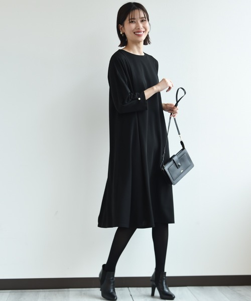 INTERPLANET（インタープラネット）の「カットジョーゼッバックプリーツワンピース（ワンピース・レディース・ピンク/ブラック/グレイッシュベージュ・FREE）」の16枚目の写真