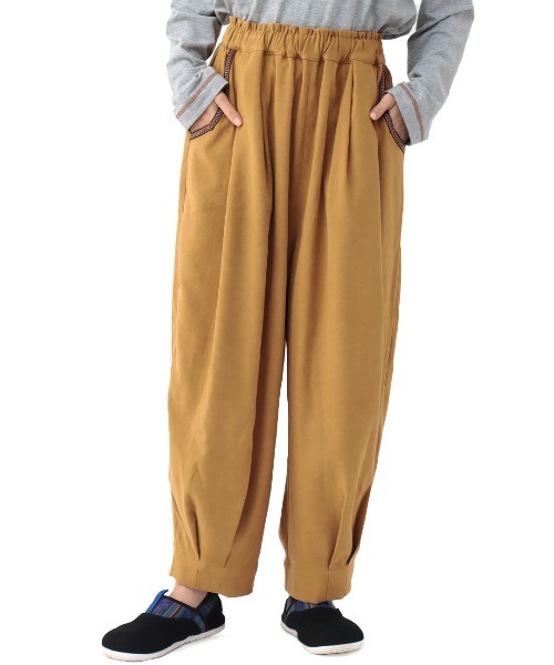 チチカカ(チチカカ)の「ピーチスキンエッグタックパンツ【大きいサイズ】(その他パンツ・レディース・マスタード/ブラウン/ブルーグリーン/ブラック・3L)」の10枚目の写真