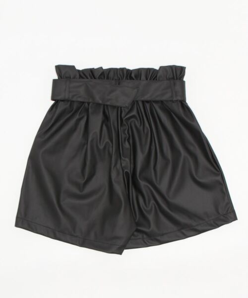 CECIL McBEE(セシルマクビー)の「ベルト付きフェイクレザーショートパンツ(その他パンツ・レディース・ブラック・MEDIUM/LARGE)」の2枚目の写真
