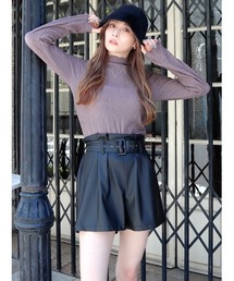 ベルト付きフェイクレザーショートパンツ