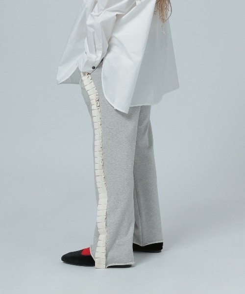 LOWRYS FARM（ローリーズファーム）の「サイドフリルカットパンツ　 981562（スウェットパンツ・キッズ・ブラック/グレー・150cm/160cm）」の14枚目の写真