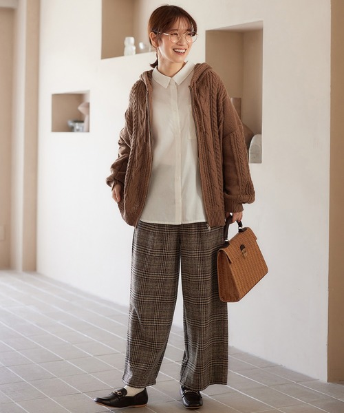 Viola e Viola(ヴィオラエヴィオラ)の「ゆるストレートチェックパンツ(その他パンツ・レディース・ブラック/ブラウン・LL/M/3L/L)」の3枚目の写真