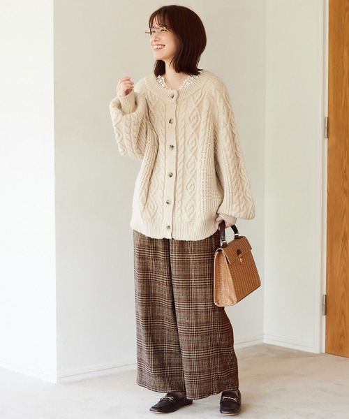 Viola e Viola(ヴィオラエヴィオラ)の「ゆるストレートチェックパンツ(その他パンツ・レディース・ブラック/ブラウン・LL/M/3L/L)」の4枚目の写真