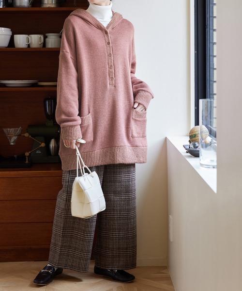 Viola e Viola(ヴィオラエヴィオラ)の「ゆるストレートチェックパンツ(その他パンツ・レディース・ブラック/ブラウン・LL/M/3L/L)」の17枚目の写真