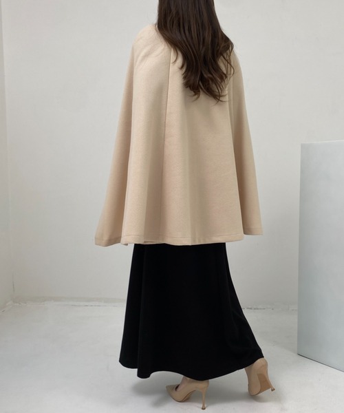 ABITOKYO（アビトーキョー）の「ダブルボタンケープフレアポンチョコート（ポンチョ・レディース・モカ/ベージュ/ブラック/ブラック系その他/ブラウン系その他・M/L）」の15枚目の写真