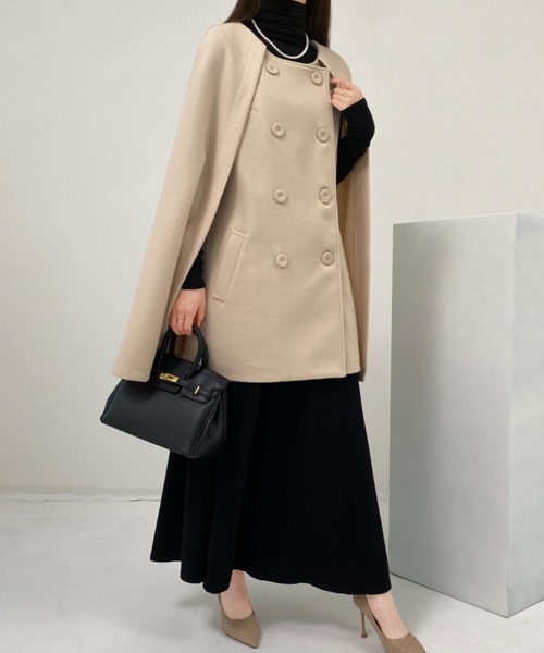 ABITOKYO（アビトーキョー）の「ダブルボタンケープフレアポンチョコート（ポンチョ・レディース・モカ/ベージュ/ブラック/ブラック系その他/ブラウン系その他・M/L）」の17枚目の写真