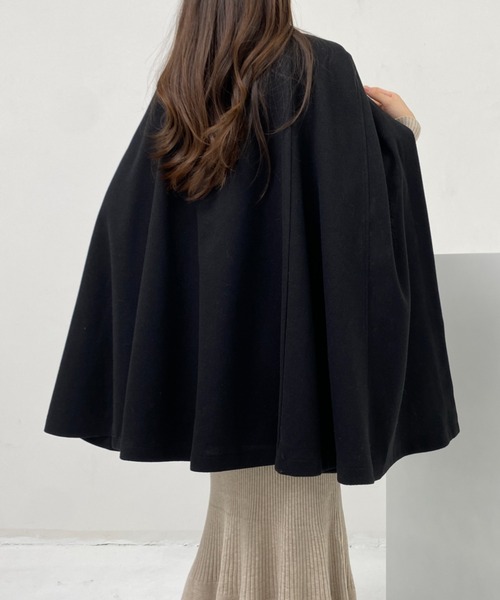 ABITOKYO（アビトーキョー）の「ダブルボタンケープフレアポンチョコート（ポンチョ・レディース・モカ/ベージュ/ブラック/ブラック系その他/ブラウン系その他・M/L）」の6枚目の写真