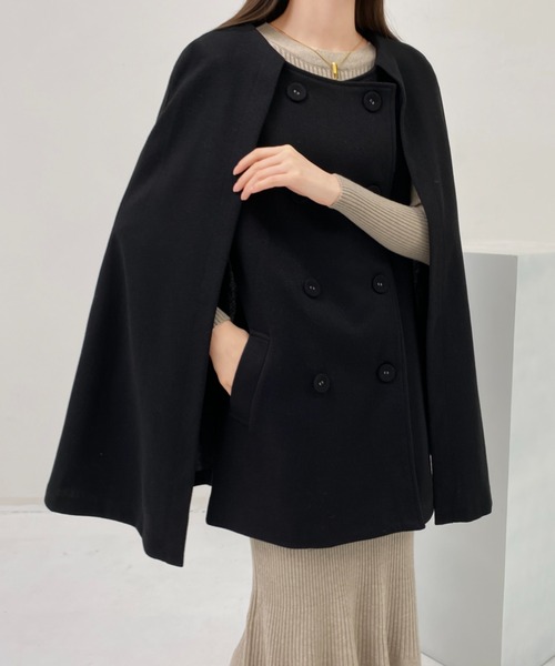 ABITOKYO（アビトーキョー）の「ダブルボタンケープフレアポンチョコート（ポンチョ・レディース・モカ/ベージュ/ブラック/ブラック系その他/ブラウン系その他・M/L）」の9枚目の写真