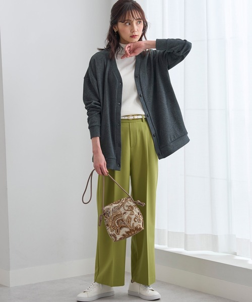 BELLUNA PLUS(ベルーナ)の「裏ファー素材前ボタンデザインカーディガン(Tシャツ/カットソー・レディース・レッド/グリーン/イエロー/チャコール・MEDIUM/LARGE/X-LARGE)」の9枚目の写真