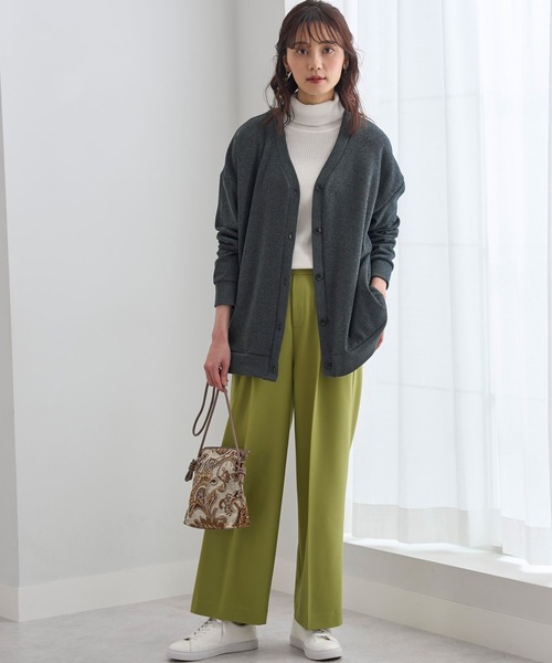 BELLUNA PLUS(ベルーナ)の「裏ファー素材前ボタンデザインカーディガン(Tシャツ/カットソー・レディース・レッド/グリーン/イエロー/チャコール・MEDIUM/LARGE/X-LARGE)」の10枚目の写真