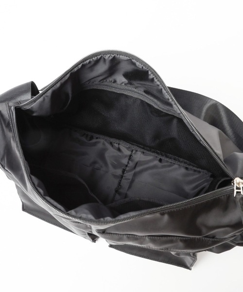 LEPSIM(レプシィム)の「10ポケットBIGショルダー 991678(ショルダーバッグ・レディース・グレー/ライム/ブラック・ONE SIZE)」の10枚目の写真