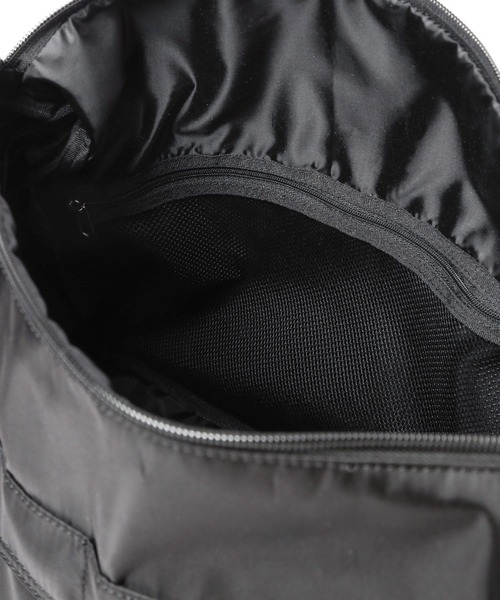 LEPSIM(レプシィム)の「10ポケットBIGショルダー 991678(ショルダーバッグ・レディース・グレー/ライム/ブラック・ONE SIZE)」の11枚目の写真