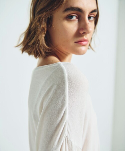 GRACE CONTINENTAL（グレースコンチネンタル）の「ロゴ刺繍カットトップ（Tシャツ/カットソー・レディース・グレー/ホワイト/ブラック・36）」の10枚目の写真