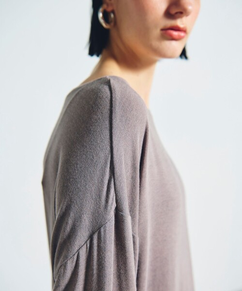 GRACE CONTINENTAL（グレースコンチネンタル）の「ロゴ刺繍カットトップ（Tシャツ/カットソー・レディース・グレー/ホワイト/ブラック・36）」の8枚目の写真