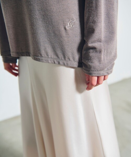 GRACE CONTINENTAL（グレースコンチネンタル）の「ロゴ刺繍カットトップ（Tシャツ/カットソー・レディース・グレー/ホワイト/ブラック・36）」の20枚目の写真