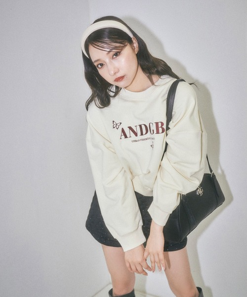 ANDGEEBEE（アンジービー）の「バタフライロゴ裏起毛スウェット（スウェット・レディース・アイボリー/ブルー・FREE）」の3枚目の写真