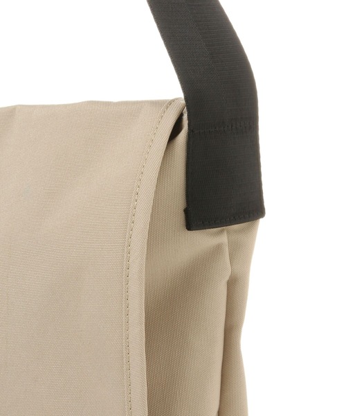 LAKOLE（ラコレ）の「ラージメッセンジャーBAG / 991660（メッセンジャーバッグ・メンズ・ブラック/ベージュ・FREE）」の15枚目の写真