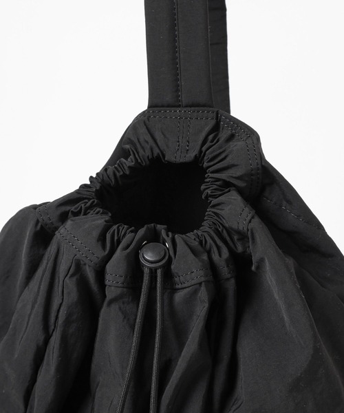 LEPSIM(レプシィム)の「ナイロンドロストワンショルダー 103812(ショルダーバッグ・レディース・アイボリー/ブラック/シルバー・ONE SIZE)」の21枚目の写真