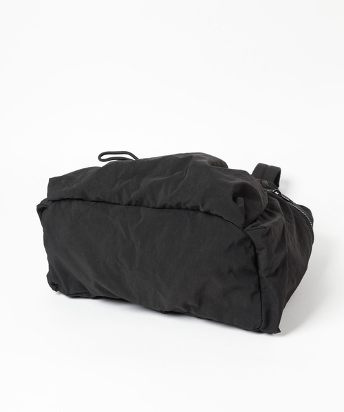 LEPSIM(レプシィム)の「ナイロンドロストワンショルダー 103812(ショルダーバッグ・レディース・アイボリー/ブラック/シルバー・ONE SIZE)」の9枚目の写真