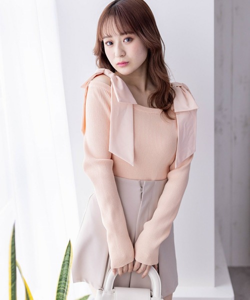 clear(クリア)の「ショルダービックリボンリブニットトップス≪2024SS新作≫(ニット/セーター・レディース・ブラック/ベージュ/オフホワイト/ピンク・F)」の4枚目の写真