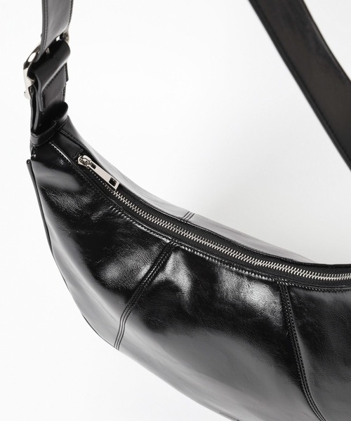 Heather（ヘザー）の「フェイクレザーボディBAG　109472（ボディバッグ/ウエストポーチ・レディース・ブラック/アイボリー・ONE SIZE）」の9枚目の写真