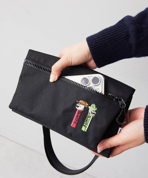 ear PAPILLONNER（イアパピヨネ）の「【PEZ(ペッツ)×earコラボ】《WEB限定/撥水》 お財布ポシェットショルダーバッグ（ショルダーバッグ・レディース・ブラック/ブルー/ブラウン・FREE）」の7枚目の写真