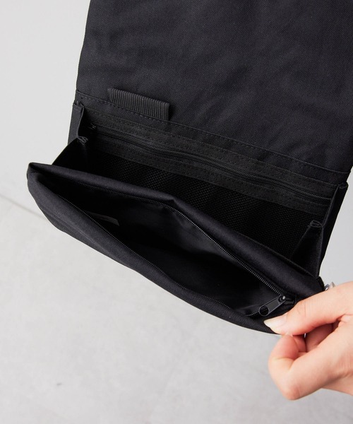 ear PAPILLONNER（イアパピヨネ）の「【PEZ(ペッツ)×earコラボ】《WEB限定/撥水》 お財布ポシェットショルダーバッグ（ショルダーバッグ・レディース・ブラック/ブルー/ブラウン・FREE）」の13枚目の写真