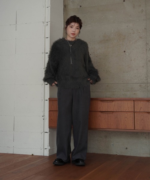 mimi toujours（ミミトゥジュール）の「センターシーム タック ワイド パンツ mimi toujours×itsPeachi（その他パンツ・レディース・ベージュ/スミクロ・M）」の2枚目の写真