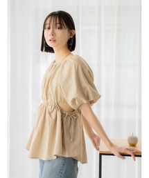 サイドカットバックオープンブラウス