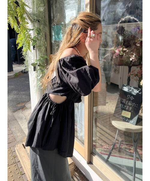 Ungrid（アングリッド）の「サイドカットバックオープンブラウス（シャツ/ブラウス・レディース・アイボリー/ブラック/レッド・FREE）」の12枚目の写真