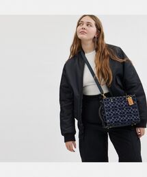 COACH（コーチ）の「ローグ 25・シグネチャー デニム