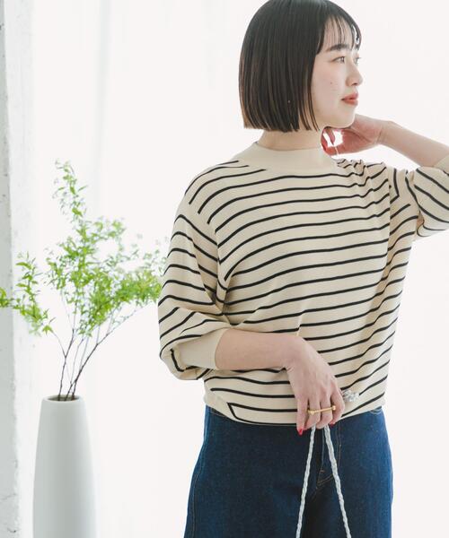 ITEMS URBANRESEARCH(アイテムズ アーバンリサーチ)の「『洗濯可』ソウバリボリュームスリーブニット(ニット/セーター・レディース・ブラック/ホワイト系その他/オフホワイト/ブラウン/ブラック系その他・FREE)」の3枚目の写真