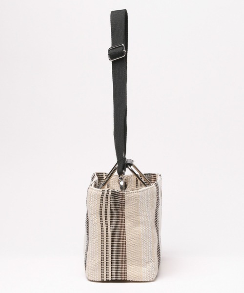 LEPSIM(レプシィム)の「マルチストライプ2WAYバッグ 110678(ショルダーバッグ・レディース・ブルー/アイボリー/ブラウン・ONE SIZE)」の19枚目の写真