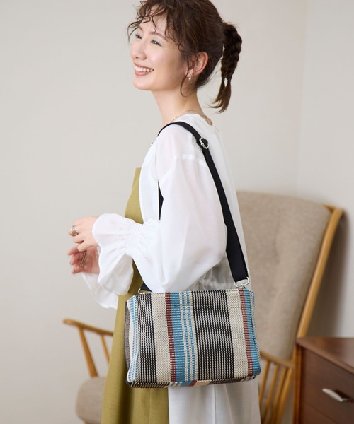 LEPSIM(レプシィム)の「マルチストライプ2WAYバッグ 110678(ショルダーバッグ・レディース・ブルー/アイボリー/ブラウン・ONE SIZE)」の21枚目の写真