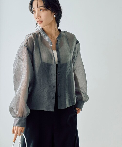 coen(コーエン)の「ヒョウ柄ジャガードシアークロップドシャツ(シャツ/ブラウス・レディース・モカ/ダークグレー・L/M)」の2枚目の写真