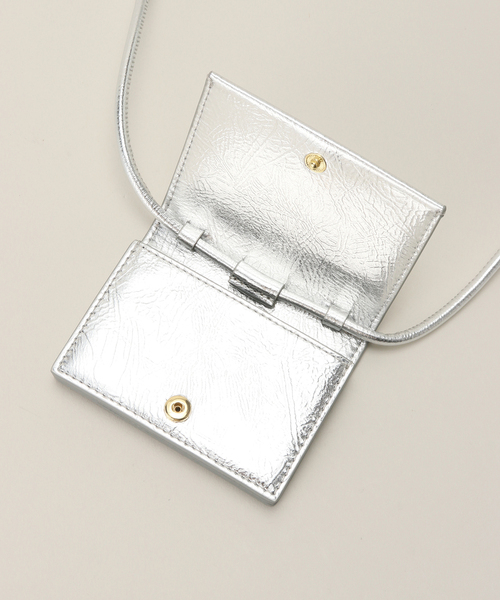 GANNI(ガニー)の「【GANNI/ガニー】Bou Wallet On Strap Metallic A5719(財布・レディース・ガンメタ・FREE)」の8枚目の写真