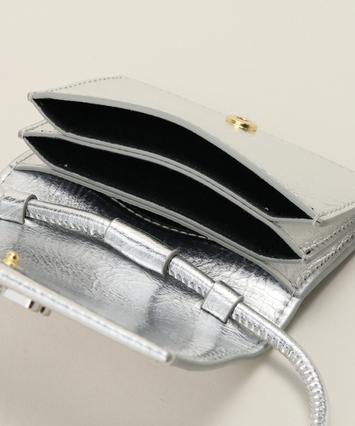 GANNI(ガニー)の「【GANNI/ガニー】Bou Wallet On Strap Metallic A5719(財布・レディース・ガンメタ・FREE)」の9枚目の写真