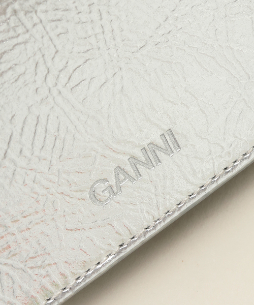 GANNI(ガニー)の「【GANNI/ガニー】Bou Wallet On Strap Metallic A5719(財布・レディース・ガンメタ・FREE)」の12枚目の写真