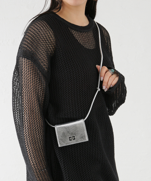 GANNI(ガニー)の「【GANNI/ガニー】Bou Wallet On Strap Metallic A5719(財布・レディース・ガンメタ・FREE)」の16枚目の写真