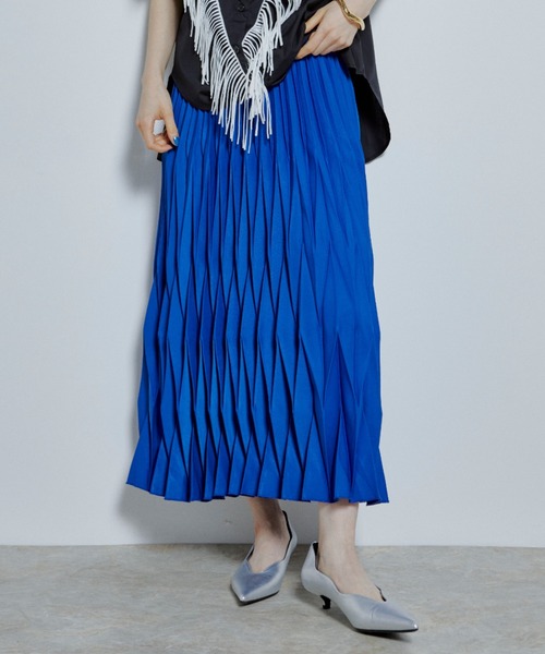 manana suerte（マニャーナスエルテ）の「デザインプリーツロングスカート（スカート・レディース・ブルー/ブラック/グリーン・FREE）」の3枚目の写真