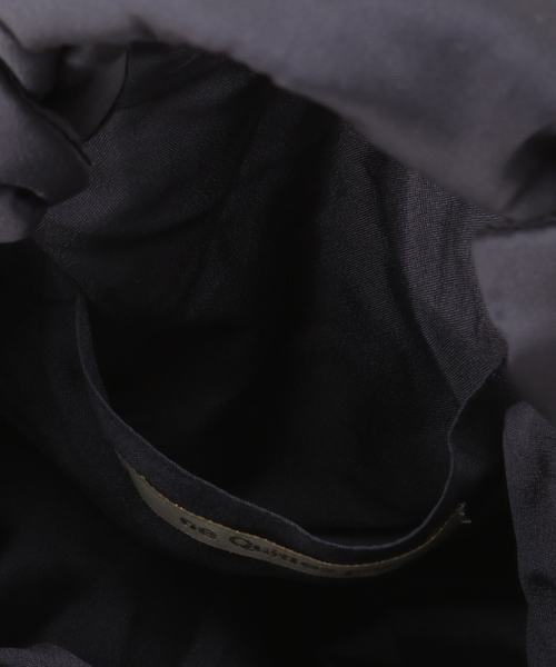 Spick & Span（スピックアンドスパン）の「ne Quittez pas / ヌキテパ POLY DUPIN EMB MINI BAG 012041NA1（ハンドバッグ・レディース・グリーン/ネイビー・MEDIUM）」の9枚目の写真